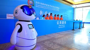 百度AI“神助攻” 小度机器人迎宾中非合作论坛