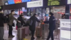 满满的科技感 看人工智能怎么陪你过吉祥猪福年