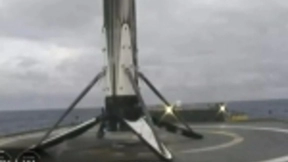SpaceX重型猎鹰核心助推器运输途中掉入大海
