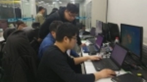 湖北：电力故障监控员24小时在线