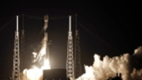 SpaceX发射首批60颗互联网卫星