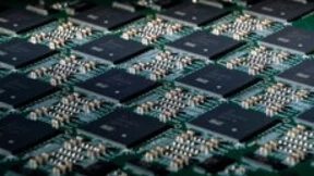 英特尔发布神经拟态计算系统 算力远超PC 可用于自动驾驶