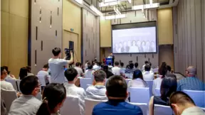 金蝶云·星空新零售论坛在深举行，走进华为智能生活体验馆构建极致体验