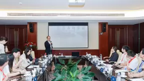 高效推广驱动品效增长 华为应用市场携手金融伙伴共话增长之道
