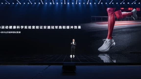 HUAWEI S-TAG“跑步精灵”，带来更全面精准的运动数据检测能力