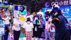你的爱好，QQ都懂！缤纷舞台、炫酷涂鸦闪耀萤火虫漫展