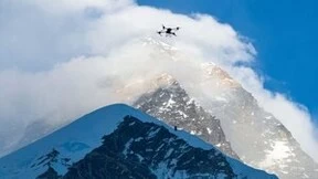 大疆在珠穆朗玛峰完成全球首次无人机运输测试
