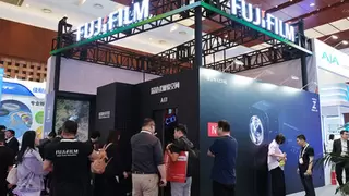 富士胶片亮相InfoComm China 2025 沉浸式投影体验再升级