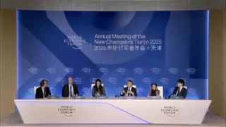 李东生出席2025年夏季达沃斯并担任联席主席，探讨推动全球经济均衡发展新模式