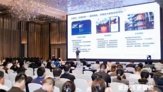 高通移远开放日摘奖演讲，微筑CEO畅想跨模态AI+端侧智能无限空间