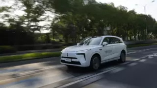 元戎启行年底冲刺：即将落地全国首家消费级量产车 Robotaxi