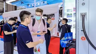 2.5MW超充引领重卡续航新纪元！科士达重磅亮相深圳充换电展