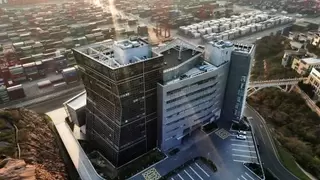 挑战“港口级”复杂外墙无人机清洗，奇点智飞“天洗”服务在沪树立品质标杆
