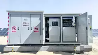 从沙戈荒到绿电洲：科士达万套装备助力特变电工，点亮新能源版图