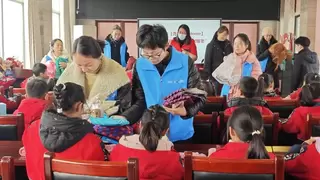爱裹联合尧泰汉海“爱心再生计划”旧衣回收做公益温暖闭环