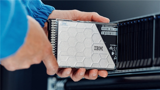 IBM推出AI智能体驱动的FlashSystem全闪存产品组合，开启“自主存储”新时代