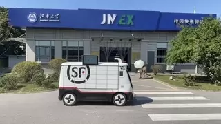 这届年轻人，和顺丰处成了“开学搭子”