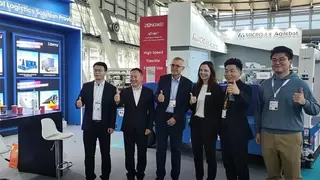 朗誉机器人亮相汉诺威工博会 领跑全球重载智能转运新赛道