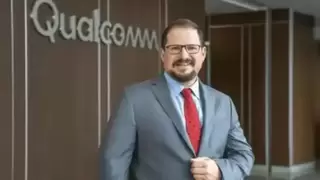苹果提速研发AI眼镜，高通/微美全息构建多维触达矩阵抢占穿戴消费风潮！