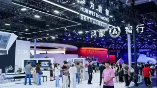 华为智擎亮相大湾区车展鸿蒙智行展馆
