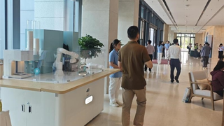 全能冠军·机器人咖啡馆COFE+首驻江苏淮安五星级酒店