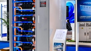 蜂巢能源285kWh工商储一体机：双面液冷+CTR，储能进入“精算”时代