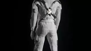 美国宇航员将身着高科技普拉达液冷通风服登月