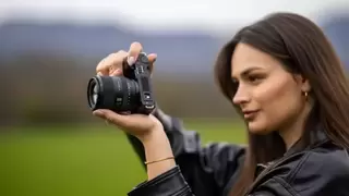 唯卓仕 AF 90mm F2.2 EVO 正式发布，APS-C 画幅长焦人像的王牌之选