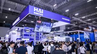 海柔闪攀机器人双深位升级方案中国首秀！为超密存储和更高效率护航
