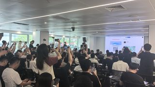 从领奖台到生产线：飞书“走近北汽福田”，为什么让同行追着抄作业