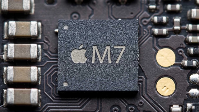 苹果M7芯片将带来设备端AI性能新高度，统一内存带宽据称比M5提升56%，预计2027年上半年发布