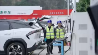 30天，26个省，557座充电站，领充这次拼了