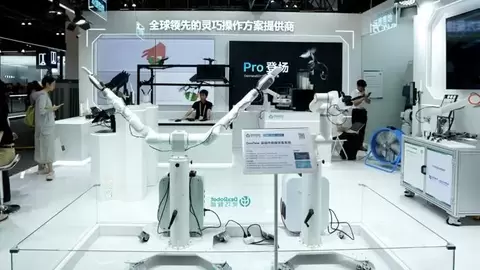 灵巧智能亮相WAIC，全栈自研驱动具身智能产业化落地